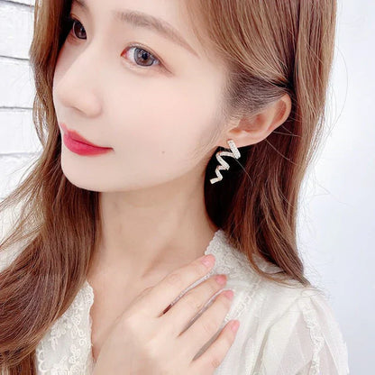 Cold Wind Zircon Minimally Personalized Spiral Wire Earrings